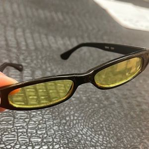 Steve Madden Sunglasses with Black Frame & Yellow Lense #S640 OXY